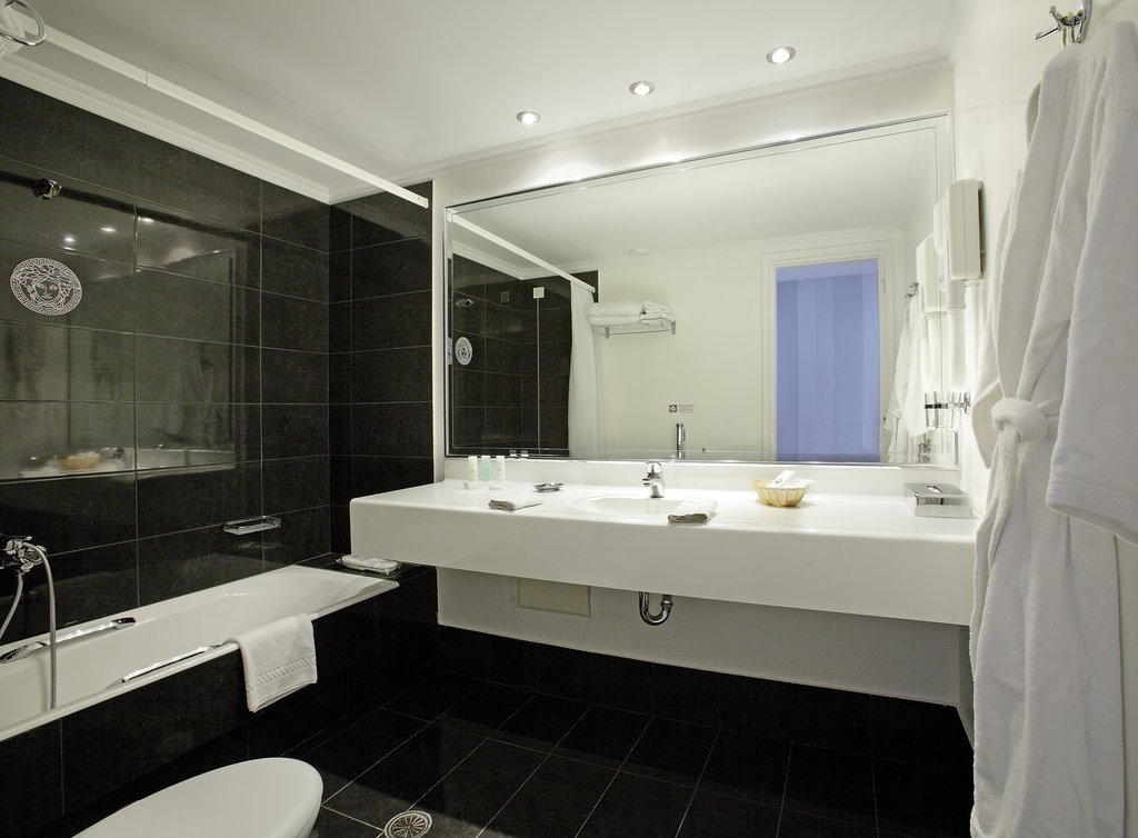 Theoxenia Palace House Suites Luxury Hotel In Athens - 