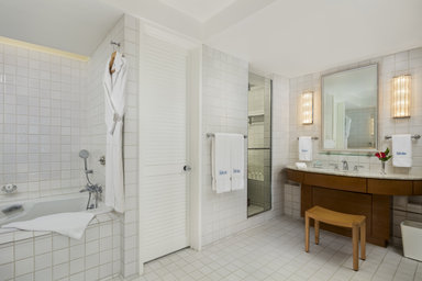 Poolside Suite